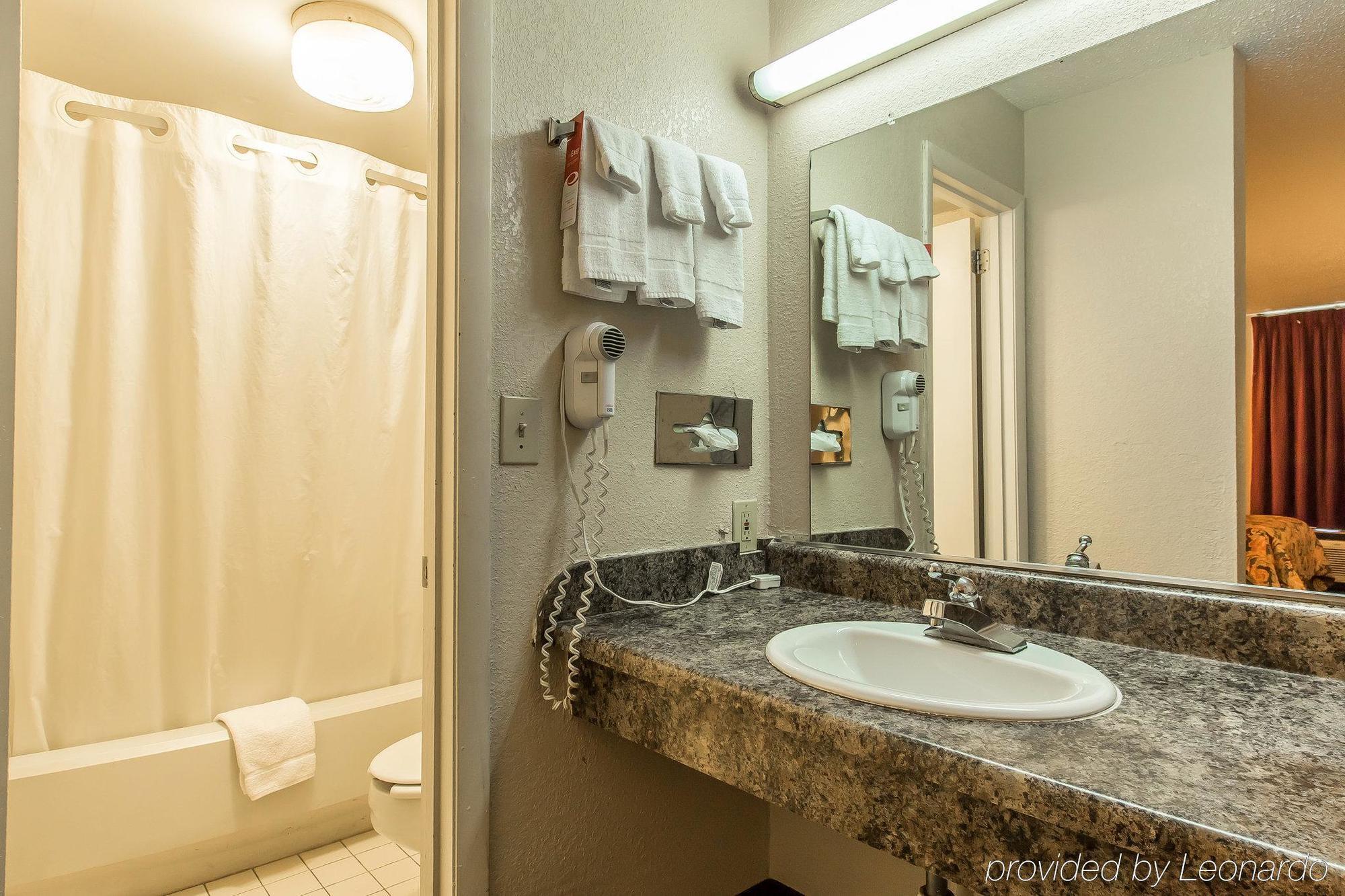 Econo Lodge Scottsboro Bagian luar foto