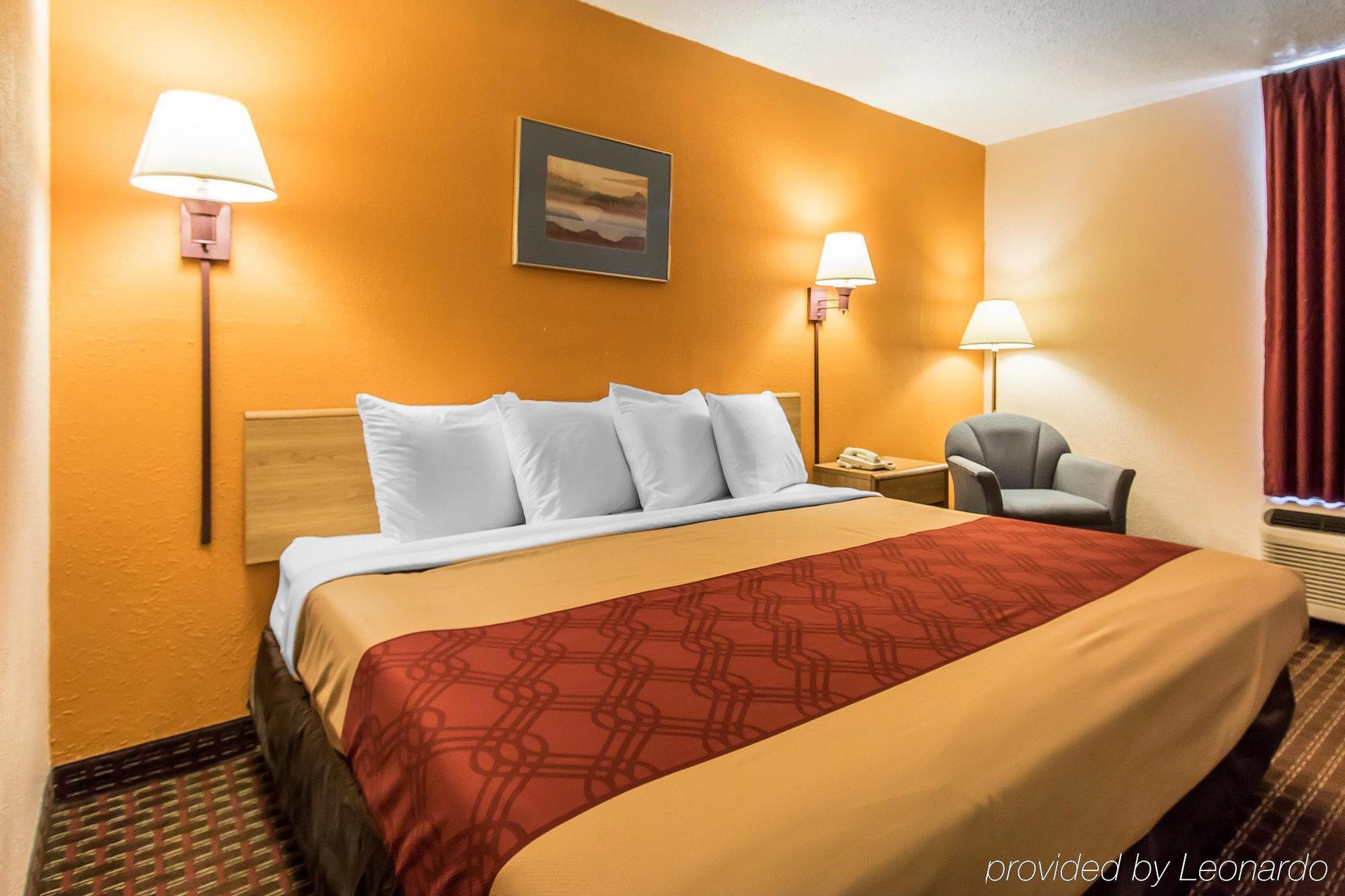 Econo Lodge Scottsboro Bagian luar foto