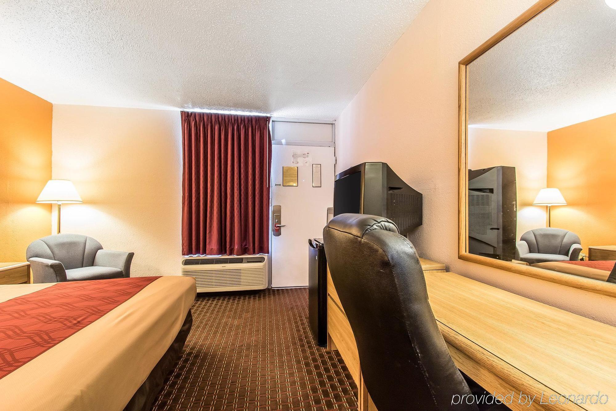 Econo Lodge Scottsboro Bagian luar foto