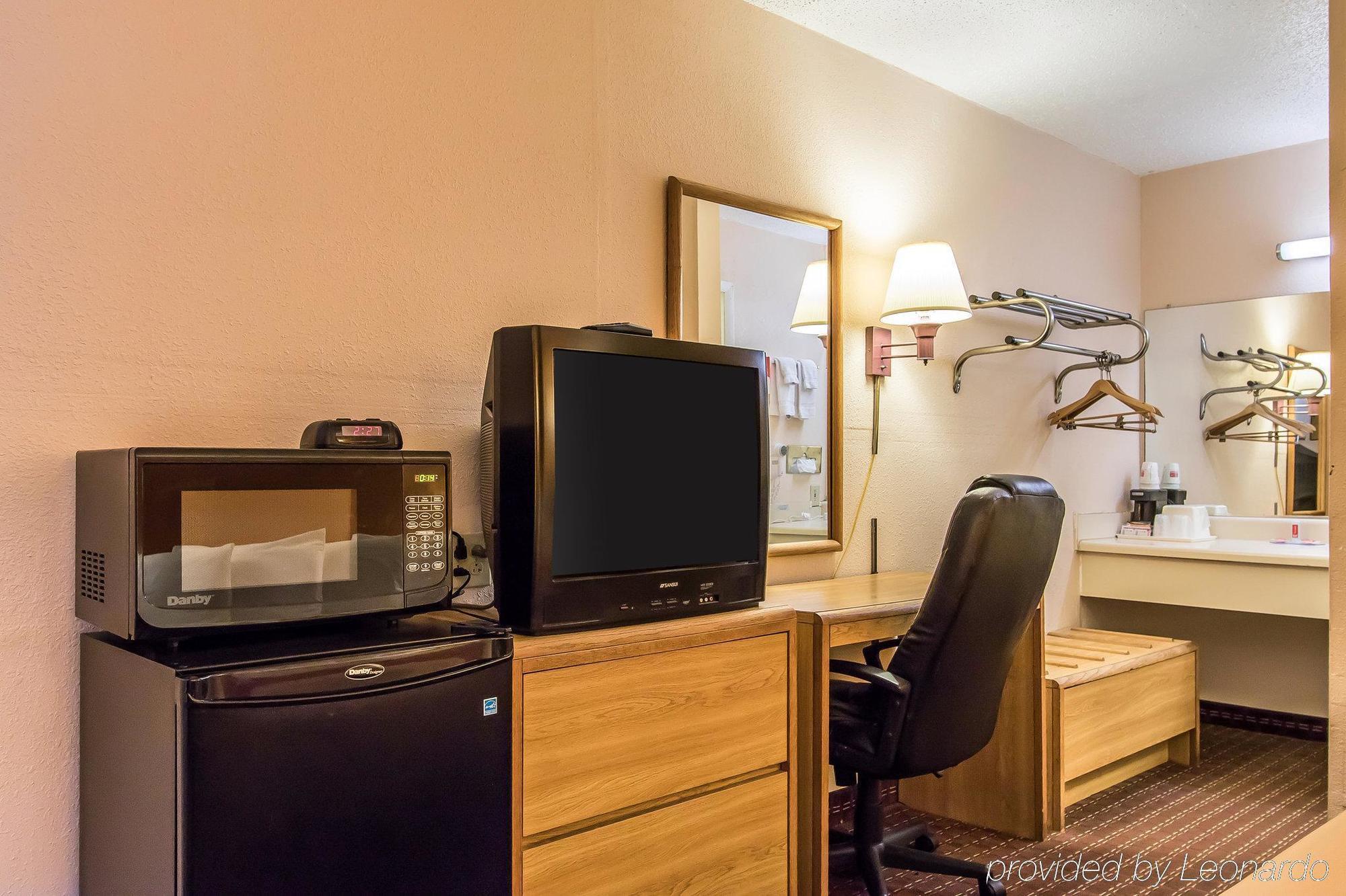 Econo Lodge Scottsboro Bagian luar foto